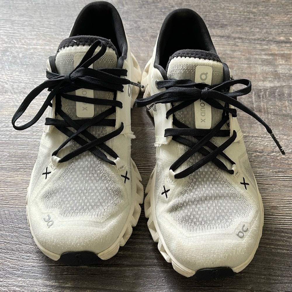 On Cloud women’s shoes